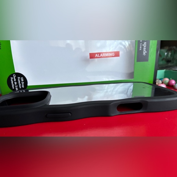 kate spade Black and White Wavy Phone Case,Case with Mirror,iPhone 16 pro max. - Picture 6 of 9